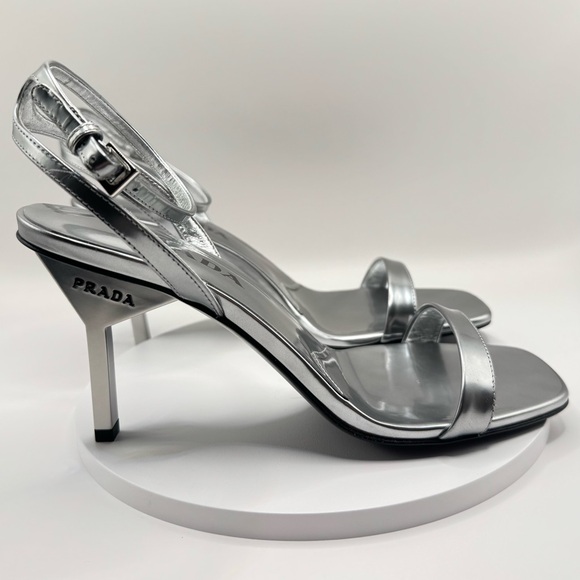 Prada
Ankle Strap Heels
Womens Size 8US / 38EU - Picture 1 of 9